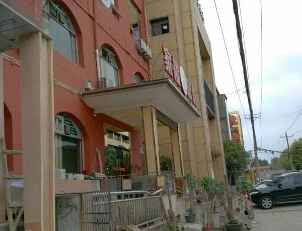 九峰酒店門(mén)頭施工現(xiàn)場(chǎng)